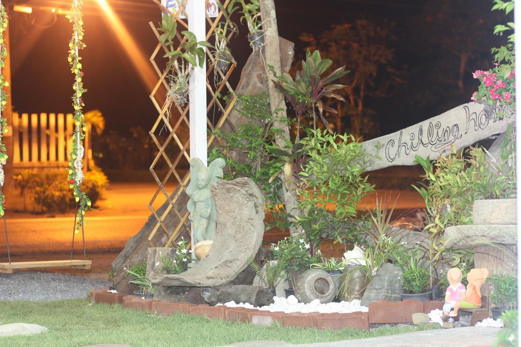 Just Chilling Home Ban Phang Phrao Exteriör bild